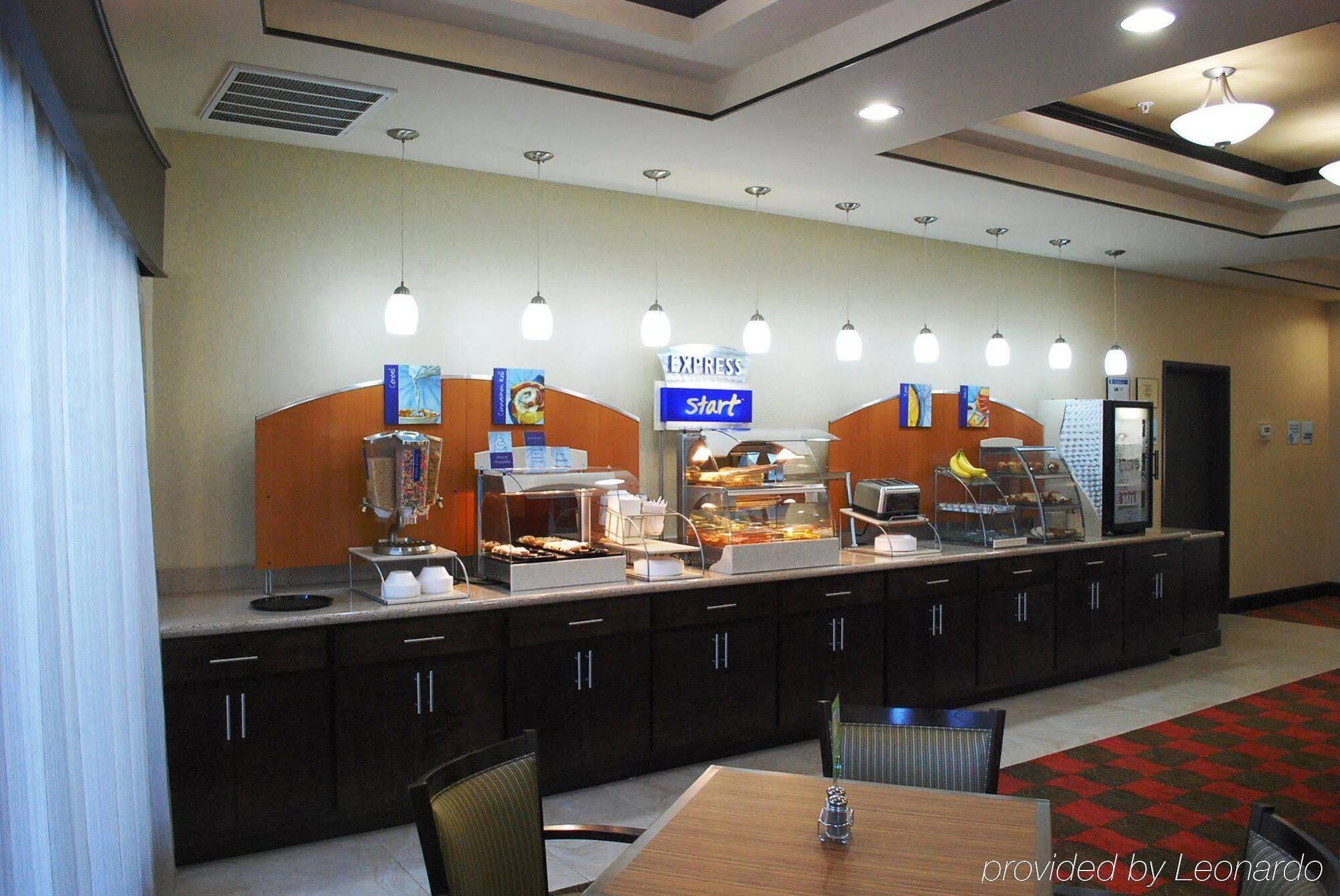 Holiday Inn Express & Suites Houston South - Near Pearland By Ihg Eksteriør billede